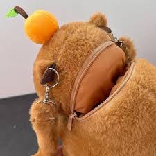 Mochila Peluche Capibara Con Adorno